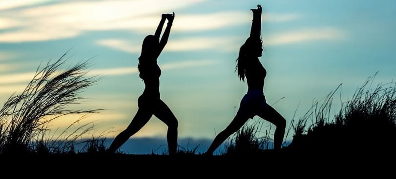 razones para perder peso y ponerse en forma: yoga
