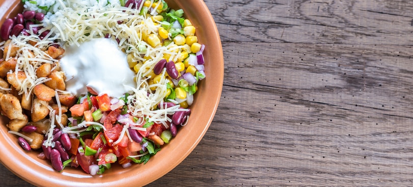 llevar la comida al trabajo, bol de comida mexicana