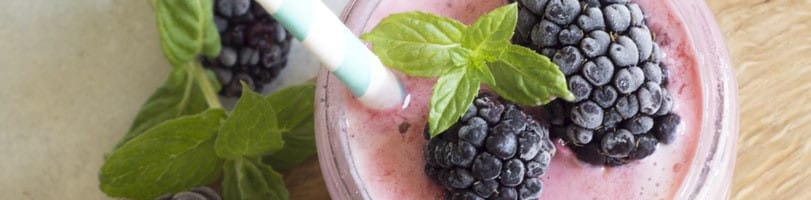 2 ingredient snacks-berry smoothie